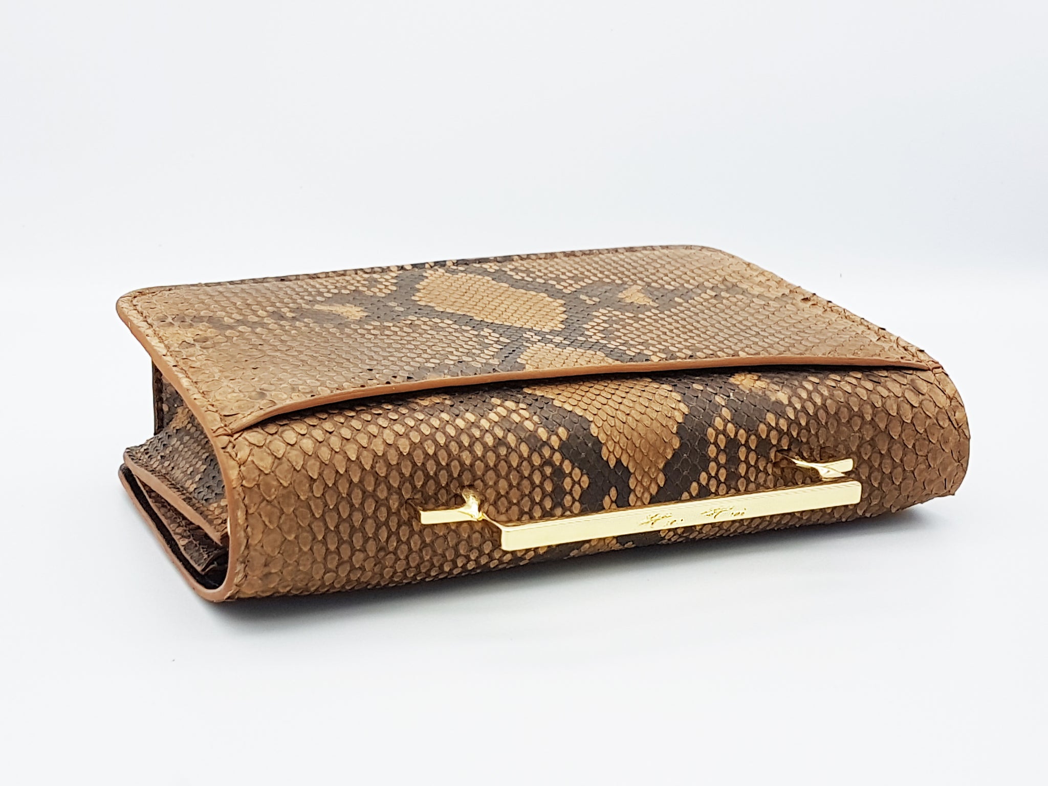 Twisted leather cross bag. – Hana Hani